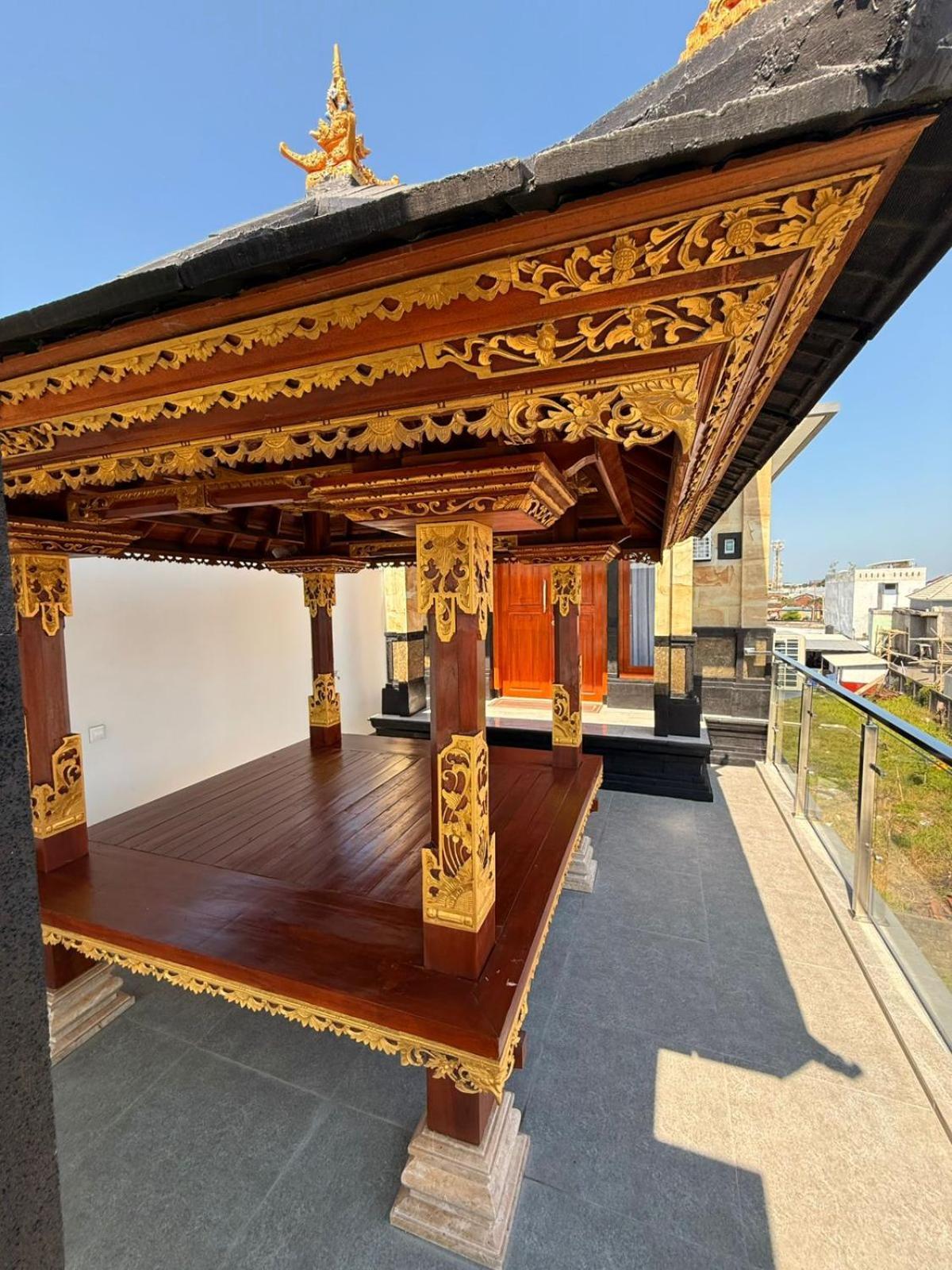 Отель Shin In Bali Кута Экстерьер фото